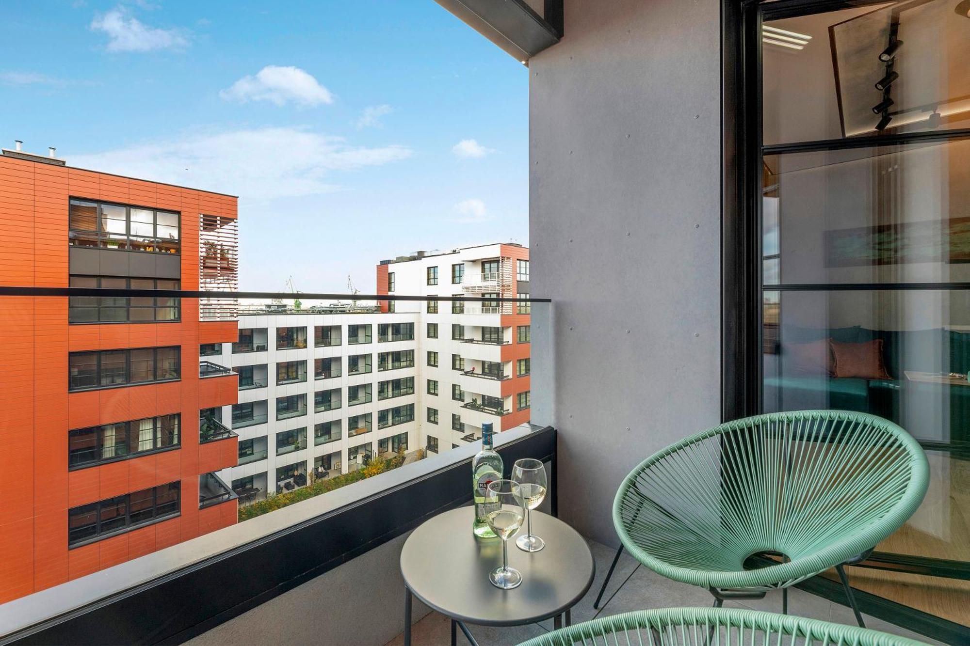 Doki Living & Foodhall By Downtown Apartments Gdańsk Eksteriør billede