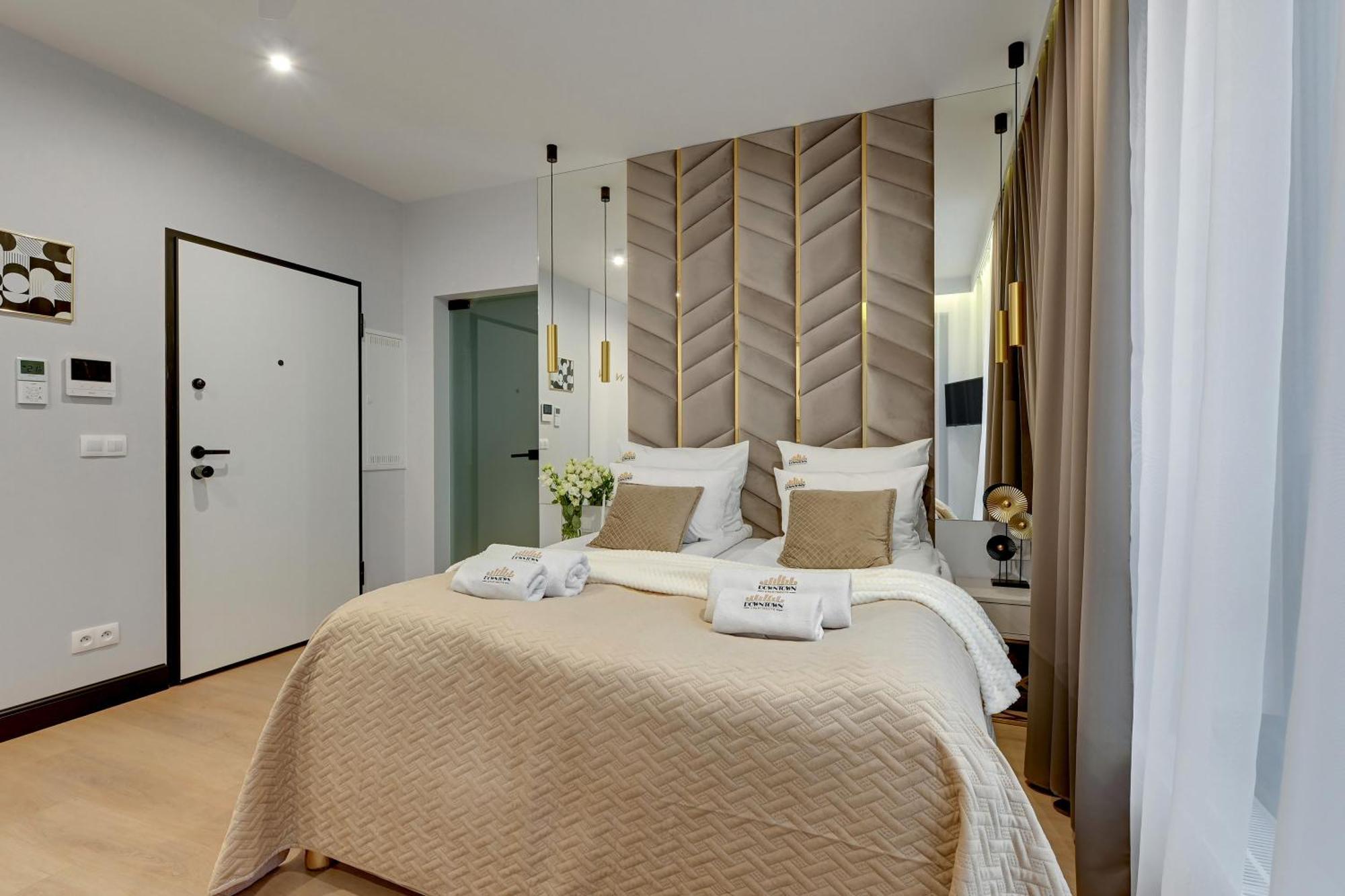 Doki Living & Foodhall By Downtown Apartments Gdańsk Eksteriør billede