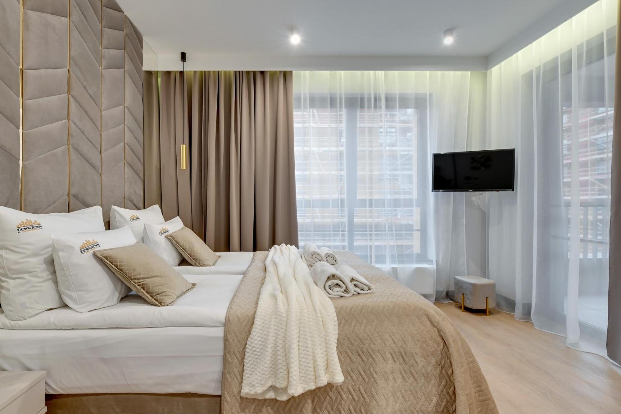 Doki Living & Foodhall By Downtown Apartments Gdańsk Eksteriør billede